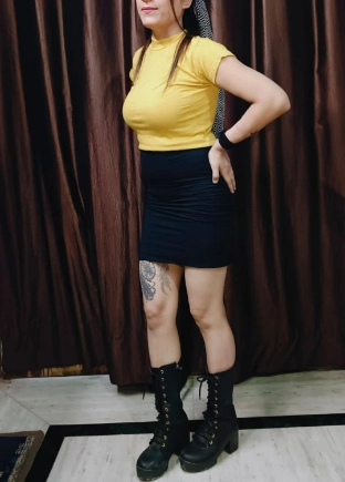 Sexy Vasai Escort with Curvy Body & Seductive Looks