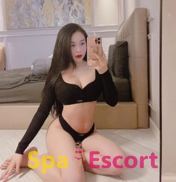 Airport pickup escort service in Navi Mumbai for VIP guests.