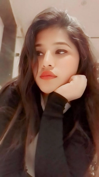 Glamorous Vasai Escort with Stunning Features & Seductive Smile