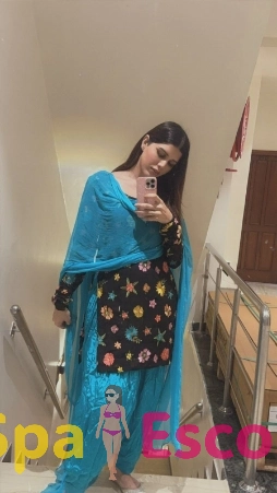 VIP Navi Mumbai escort in formal wear ready for elite business companionship.