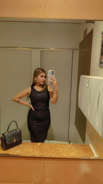 High-Profile Mumbai Airport Escort in Silk Gown – Verified & Elite