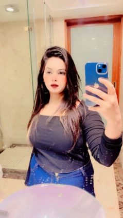 Elegant High-Profile Call Girl Near Mumbai Airport – VIP Companion