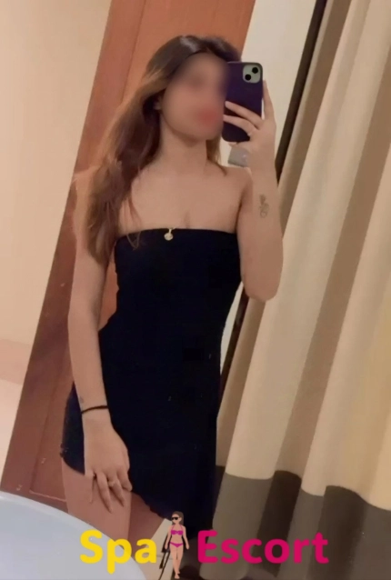 Contact Anshu Tawde now for a VIP independent girl escort service in Mumbai.