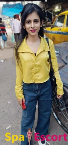 Please contact Sandhya for an independent college girl escort service in Mumbai.