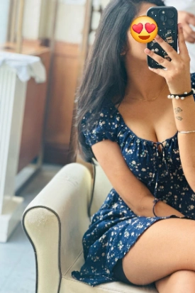 Priya young college student type call girl in JB Nagar Andheri East